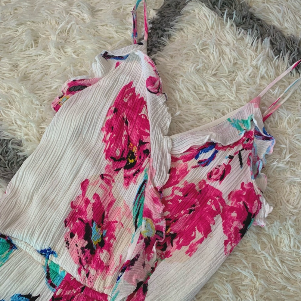 Pink and Cream Floral Romper by One Clothing - Picture 3 of 8